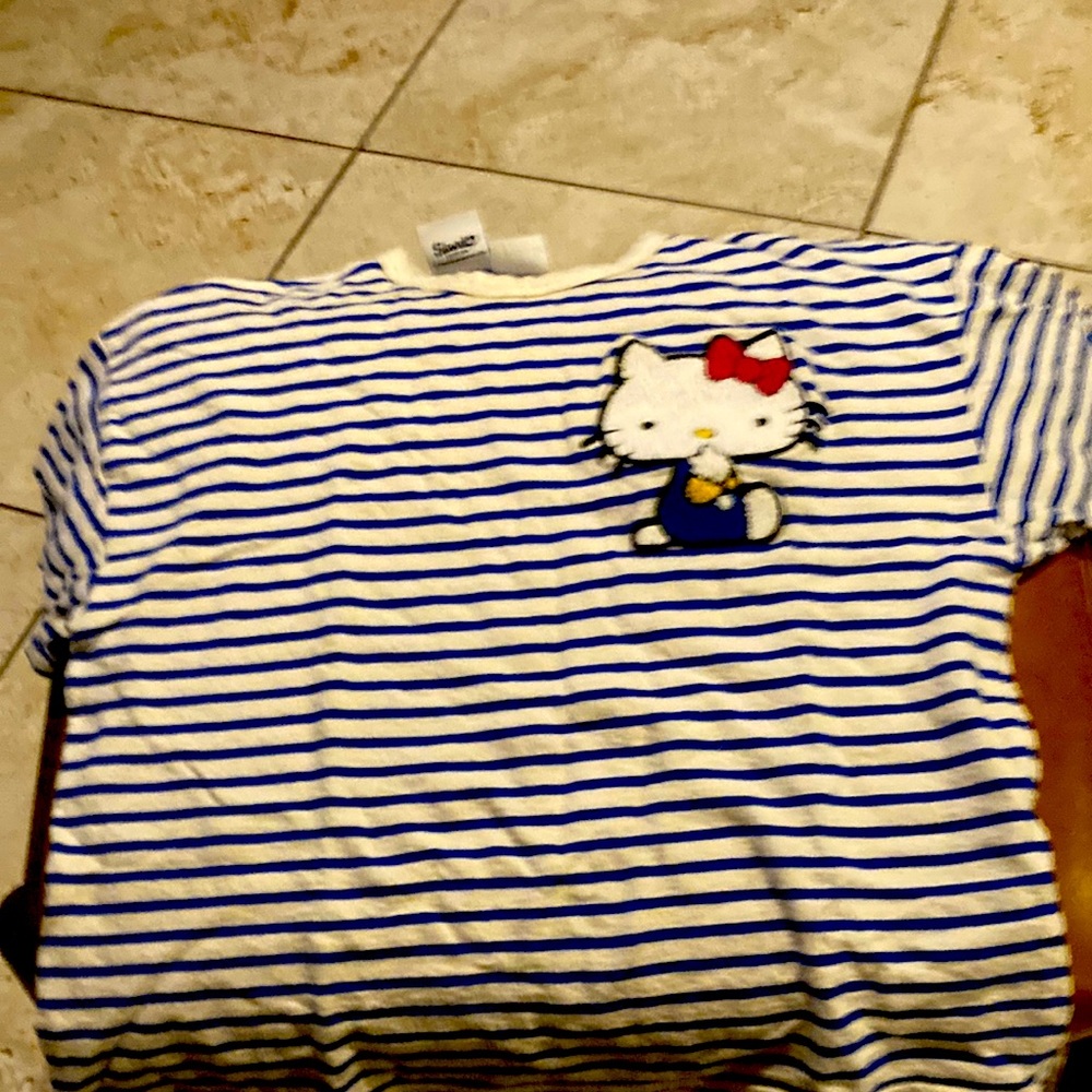 Hello Kitty T-shirt size 11-12